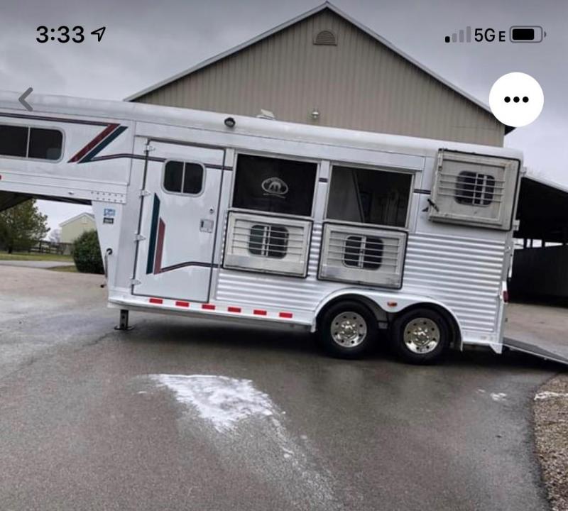 1996 4-Star 2 Horse Slant Gooseneck Trailer 1996 4-Star 2 Horse Slant Gooseneck Trailer