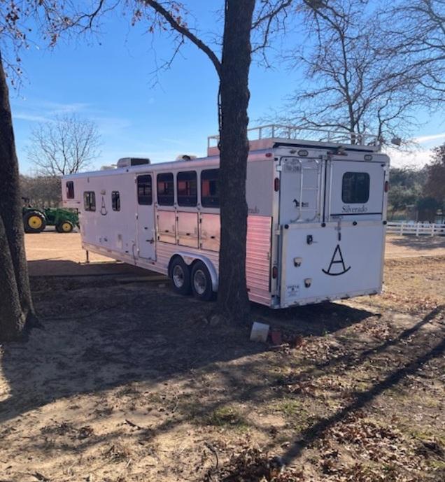 2002 Silverado 4 Horse Trailer w/ 14' Living Quarter 2002 Silverado 4 Horse Trailer w/ 14' Living Quarter