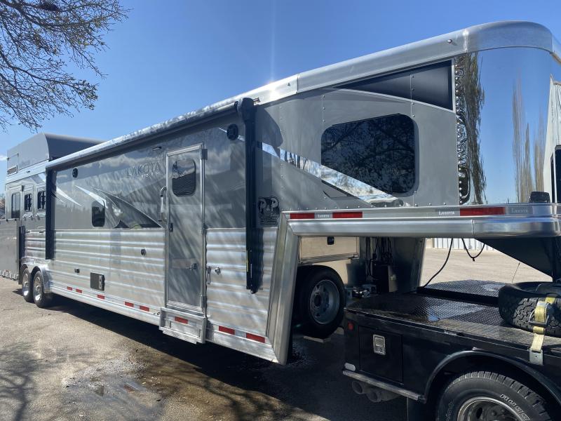 2020 Lakota Big Horn 3 Horse Slant Load w/ 16' SW LQ and 9' Slideout 2020 Lakota Big Horn 3 Horse Slant Load w/ 16' SW LQ and 9' Slideout