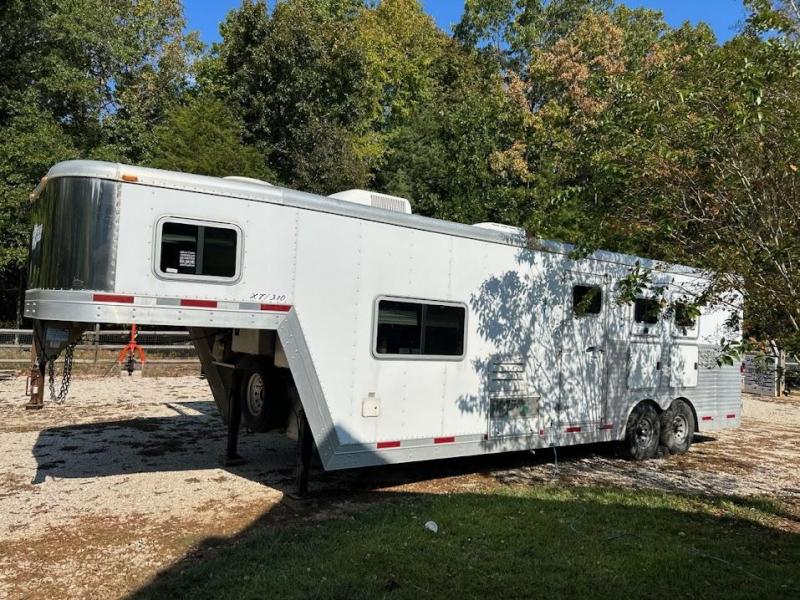 2006 Exiss 3 Horse Slant Load Trailer w/ Living Quarters 2006 Exiss 3 Horse Slant Load Trailer w/ Living Quarters