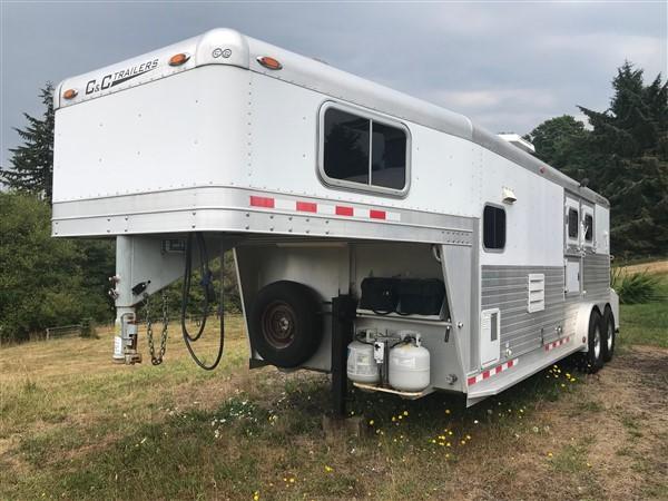 2006 C and C Aluminum 2 Horse Slant Gooseneck with LQ 2006 C and C Aluminum 2 Horse Slant Gooseneck with LQ
