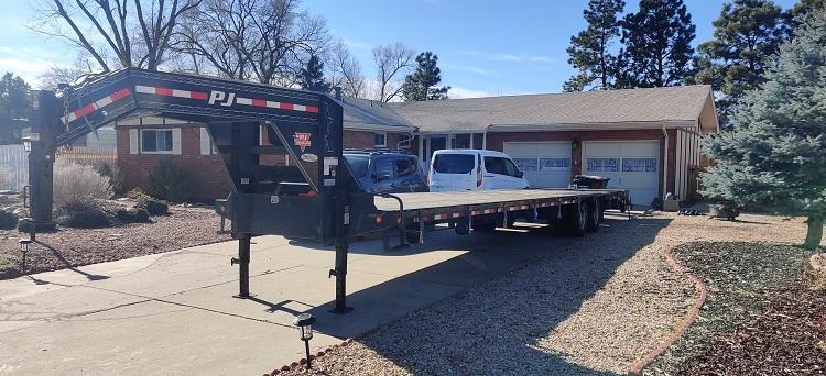 2019 PJ 38' Gooseneck Flatbed Dovetail Trailer 2019 PJ 38' Gooseneck Flatbed Dovetail Trailer
