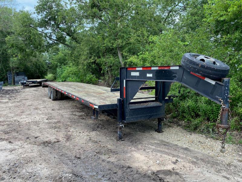 2014 Texas Pride 40' Flatbed Equipment Gooseneck Trailer 2014 Texas Pride 40' Flatbed Equipment Gooseneck Trailer
