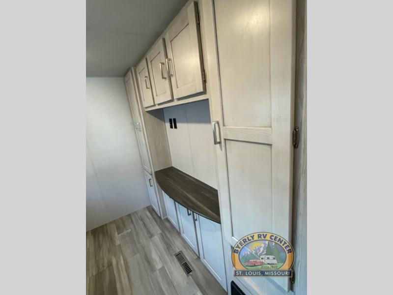 new Fifth Wheel Trailers Keystone RV Sprinter Limited for sale, in Eureka, MO Thumbnail 16