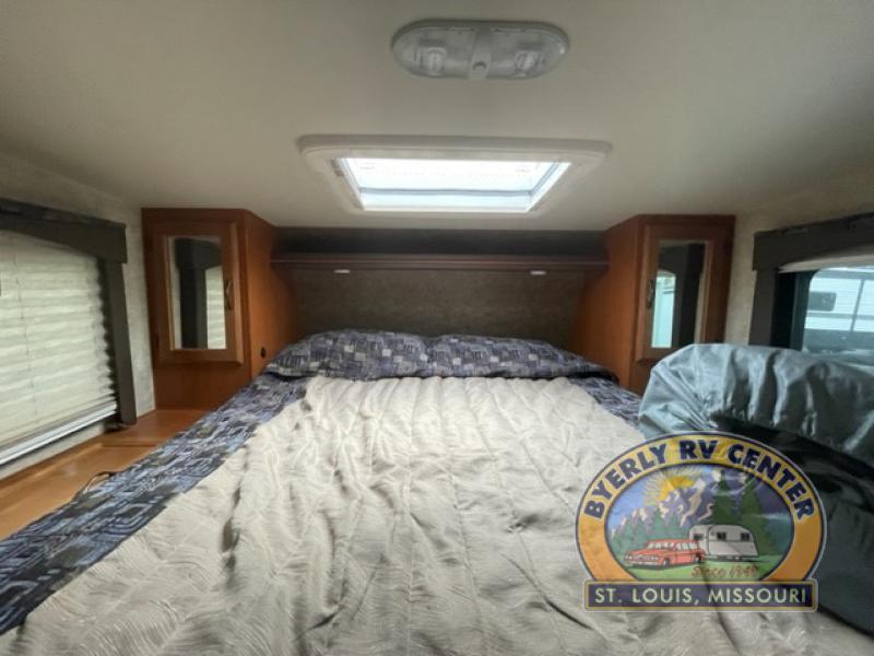 used Truck Bed Campers Adventurer Campers Eagle Cap for sale, in Eureka, MO Thumbnail 12