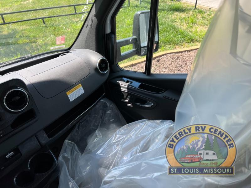 new Camper / RV Winnebago View for sale, in Eureka, MO Thumbnail 13