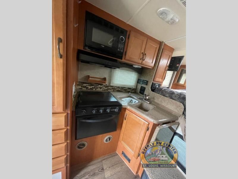 used Truck Bed Campers Adventurer Campers Eagle Cap for sale, in Eureka, MO Thumbnail 11