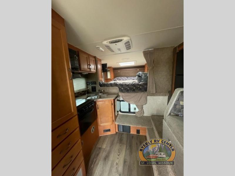 used Truck Bed Campers Adventurer Campers Eagle Cap for sale, in Eureka, MO Thumbnail 8