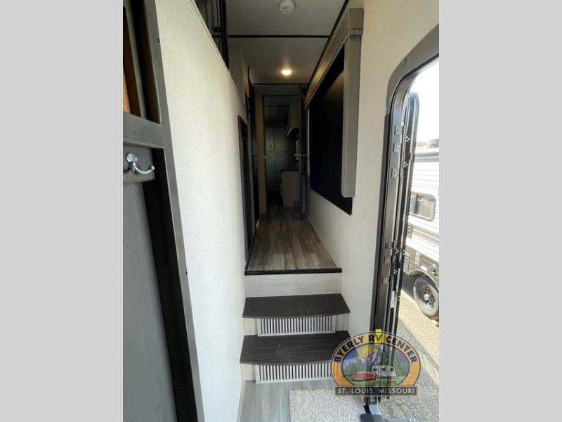 new Fifth Wheel Trailers Keystone RV Sprinter Limited for sale, in Eureka, MO Thumbnail 17
