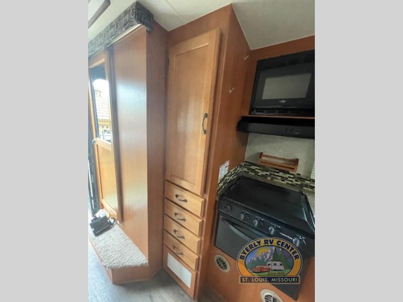 used Truck Bed Campers Adventurer Campers Eagle Cap for sale, in Eureka, MO Thumbnail 10