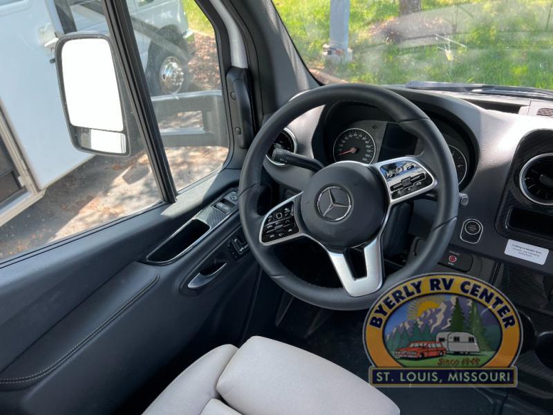 new Camper / RV Winnebago View for sale, in Eureka, MO Thumbnail 12