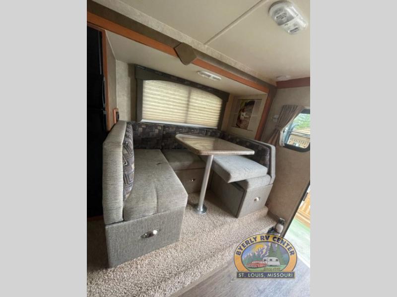 used Truck Bed Campers Adventurer Campers Eagle Cap for sale, in Eureka, MO Thumbnail 9