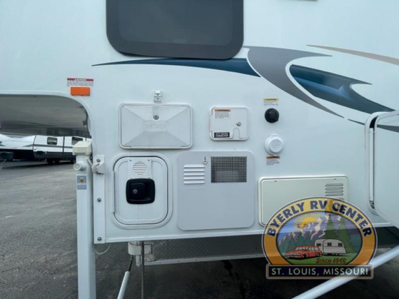 used Truck Bed Campers Adventurer Campers Eagle Cap for sale, in Eureka, MO Thumbnail 6