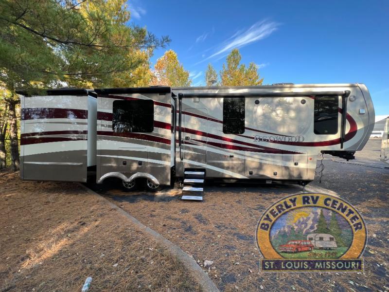 Used 2016 Redwood RV Redwood 38RD Used 2016 Redwood RV Redwood 38RD