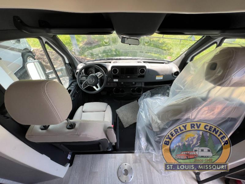 new Camper / RV Winnebago View for sale, in Eureka, MO Thumbnail 10