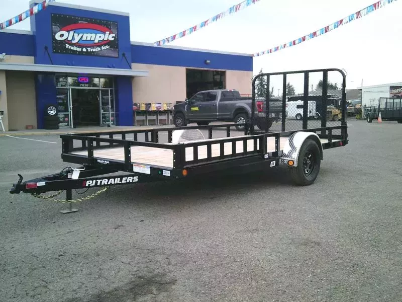 2026 PJ 7X14 with Side Mount ATV Ramps / Fold In Gate