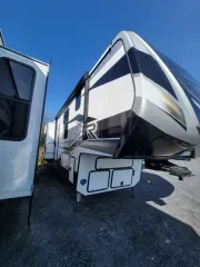2023 Keystone Raptor 420 420