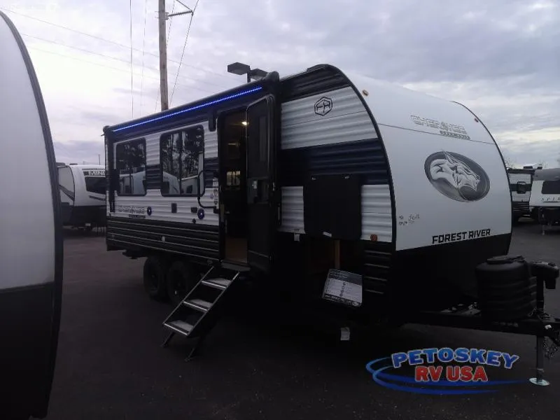2026 Forest River cherokee grey wolf 18rr