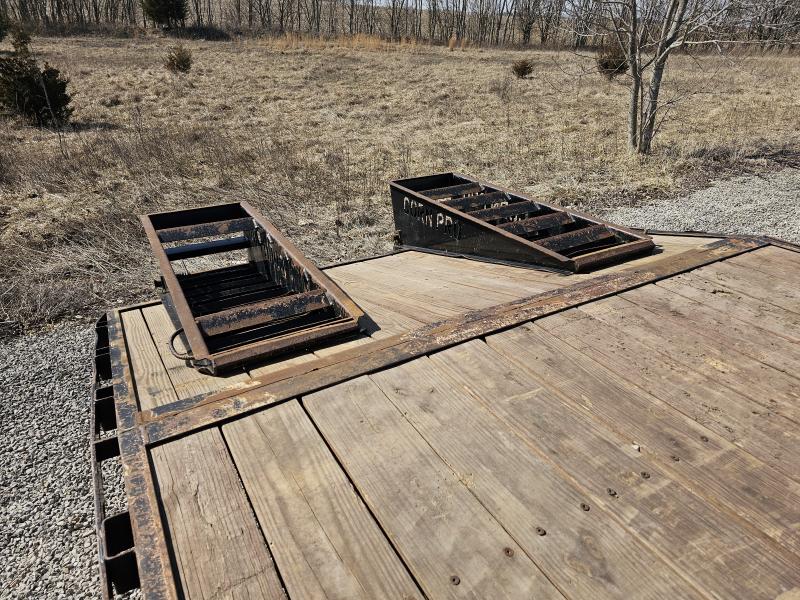 used Equipment / Flatbed Trailers CornPro  for sale, in Bainbridge, IN Thumbnail 4