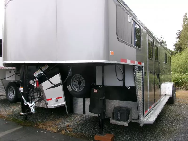 2025 Hawk Trailers Elite Horse Trailer