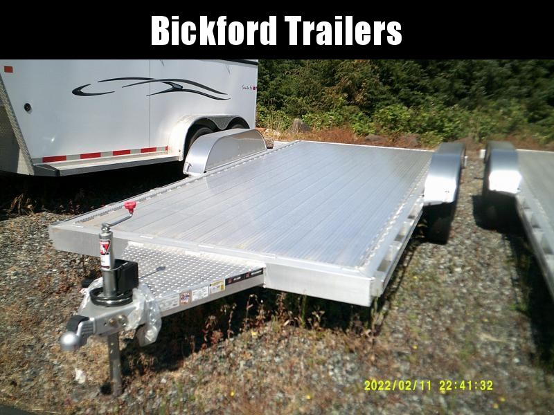 2022 Featherlite 3182 Flatbed Trailer 2022 Featherlite 3182 Flatbed Trailer