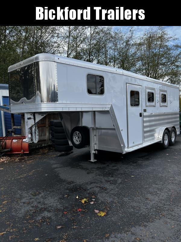 2023 Featherlite 8542 Horse Trailer 2023 Featherlite 8542 Horse Trailer