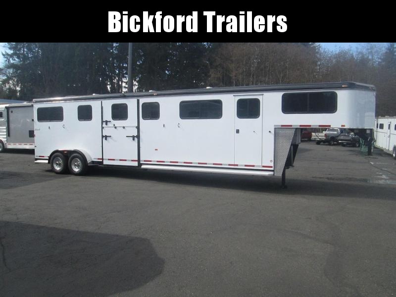 2021 Hawk Trailers Elite Horse Trailer 2021 Hawk Trailers Elite Horse Trailer