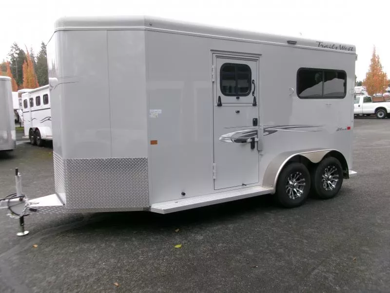 2026 Trails West Manufacturing ROYALE PLUS Horse Trailer