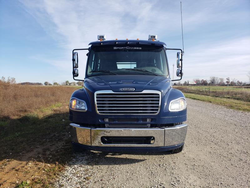 2015 Freightliner M2 106 Sport SportChassis RHA114 2015 Freightliner M2 106 Sport SportChassis RHA114