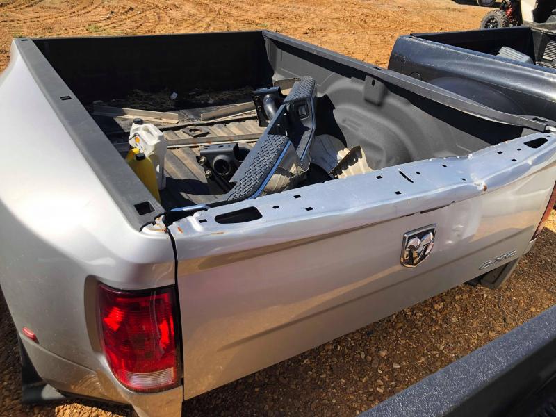 2015 DODGE DUALLY 4X4 TRUCK BED 2015 DODGE DUALLY 4X4 TRUCK BED