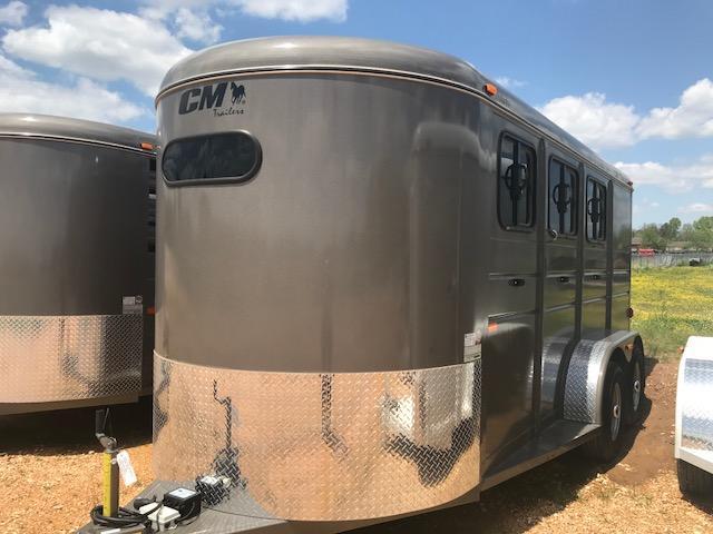 2017 CM HORSE TRAILER 2017 CM HORSE TRAILER
