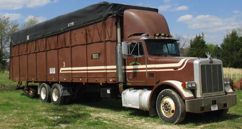 1988 Peterbilt 378 Enclosed Cargo Trailer 1988 Peterbilt 378 Enclosed Cargo Trailer