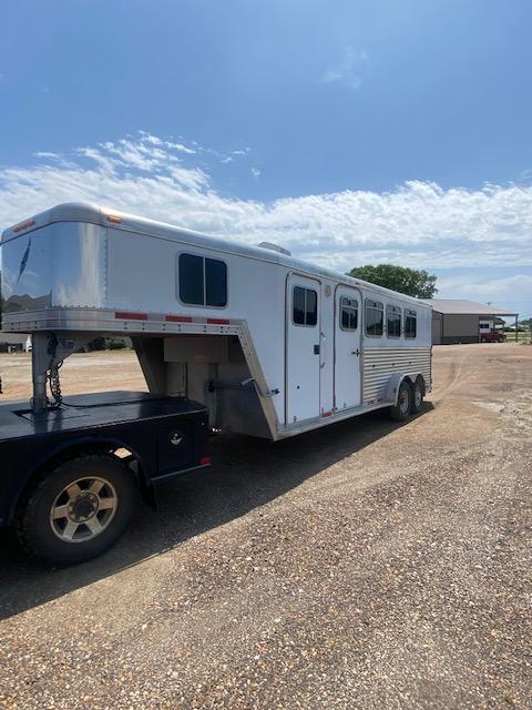 2002 22x7 Featherlite 4 Horse Slant Horse Trailer 2002 22x7 Featherlite 4 Horse Slant Horse Trailer