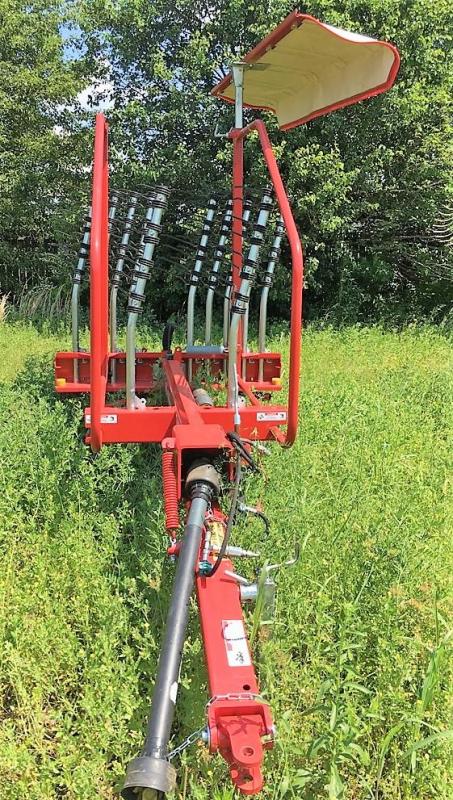 2017 Farm King ROSS ROTARY RAKE Attachment 2017 Farm King ROSS ROTARY RAKE Attachment