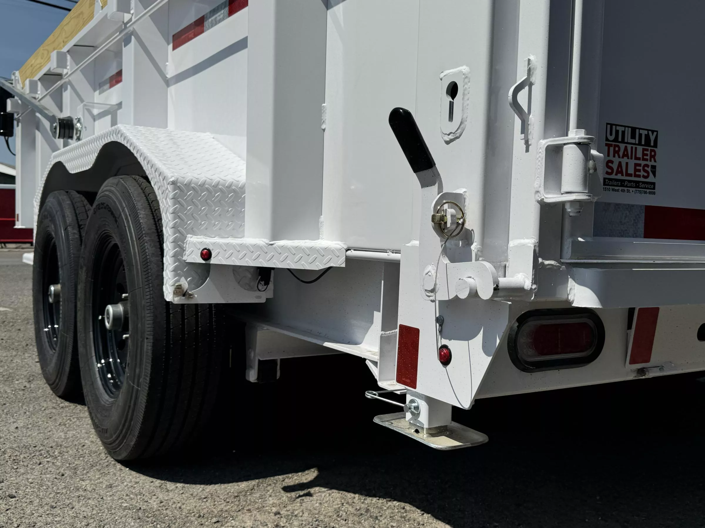 2025 Diamond C LPT 14' 32" Sides Pacesetter Edition - 14.9K Telescopic Dump Trailer Fcradcdwbu3z