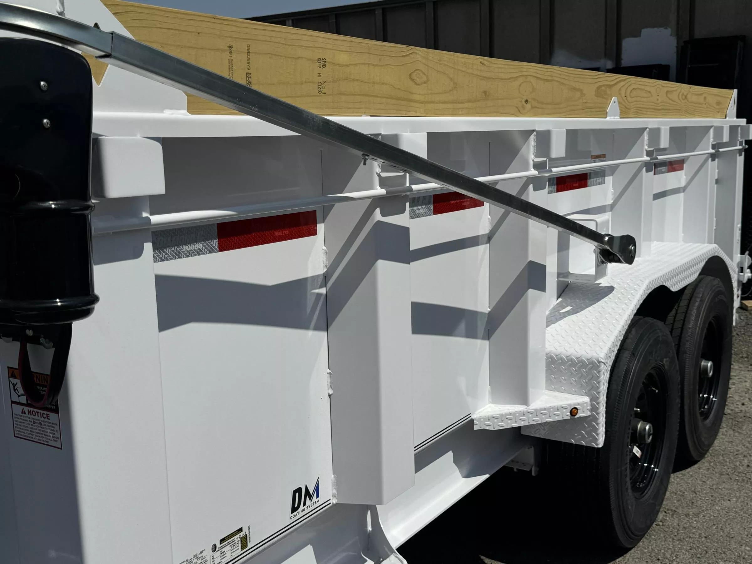 2025 Diamond C LPT 14' 32" Sides Pacesetter Edition - 14.9K Telescopic Dump Trailer 2JF4Qit337q2