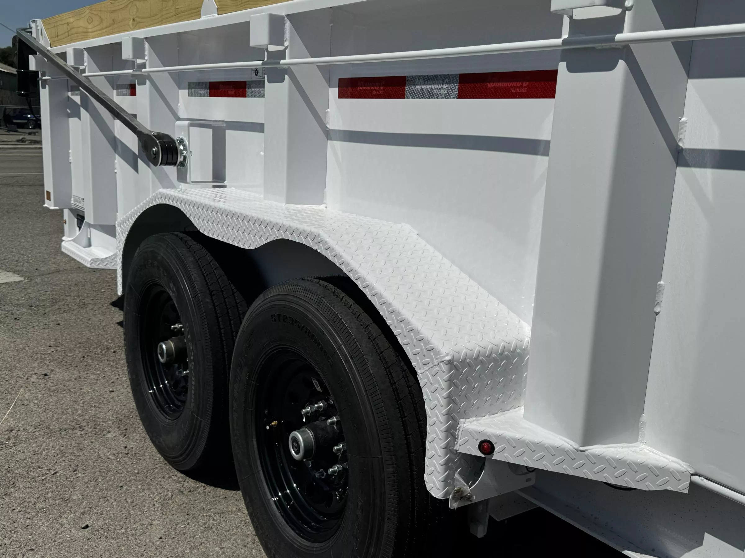 2025 Diamond C LPT 14' 32" Sides Pacesetter Edition - 14.9K Telescopic Dump Trailer mLyKwqyb2lux