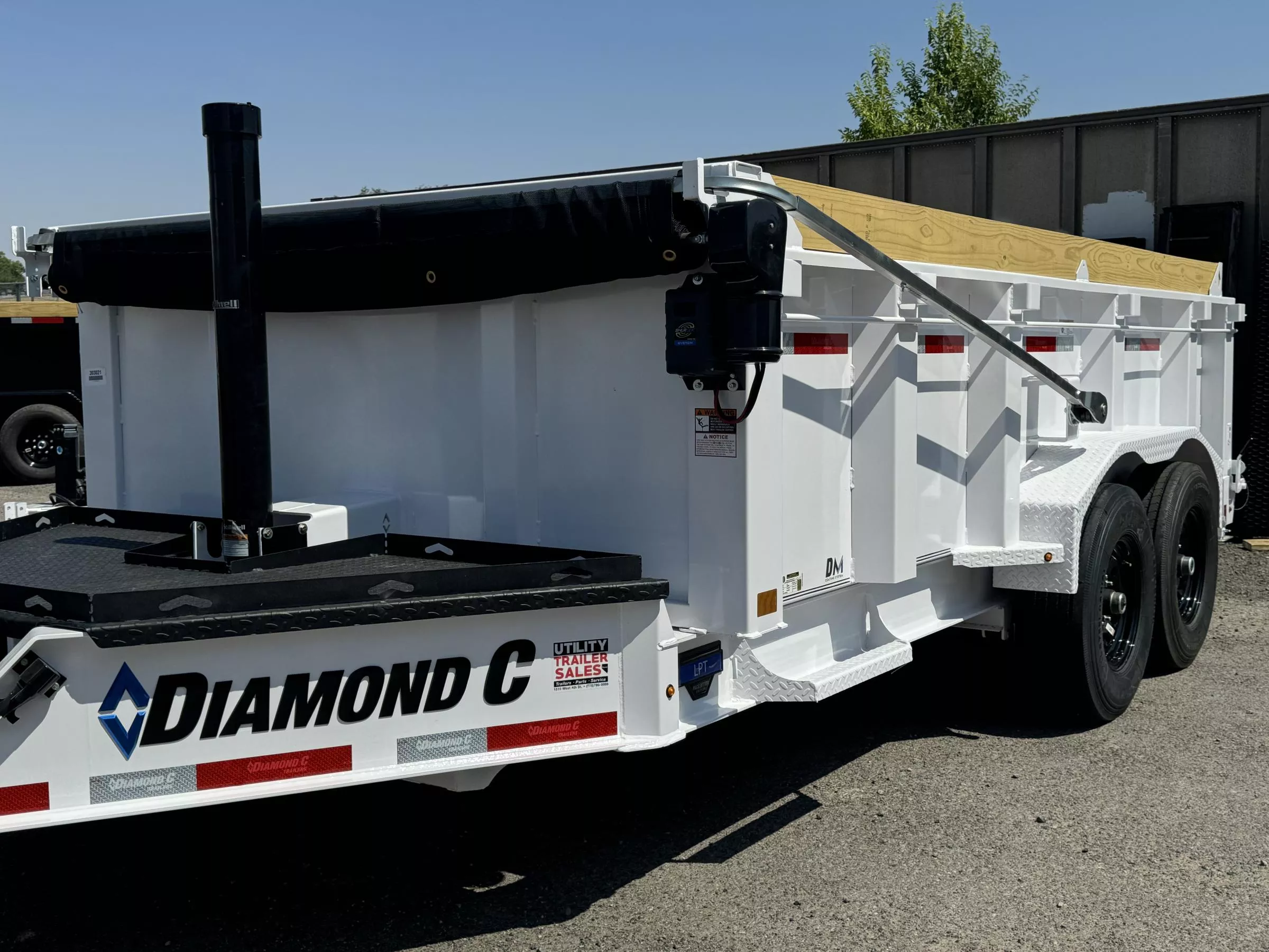 2025 Diamond C LPT 14' 32" Sides Pacesetter Edition - 14.9K Telescopic Dump Trailer eou2u8y2htsc