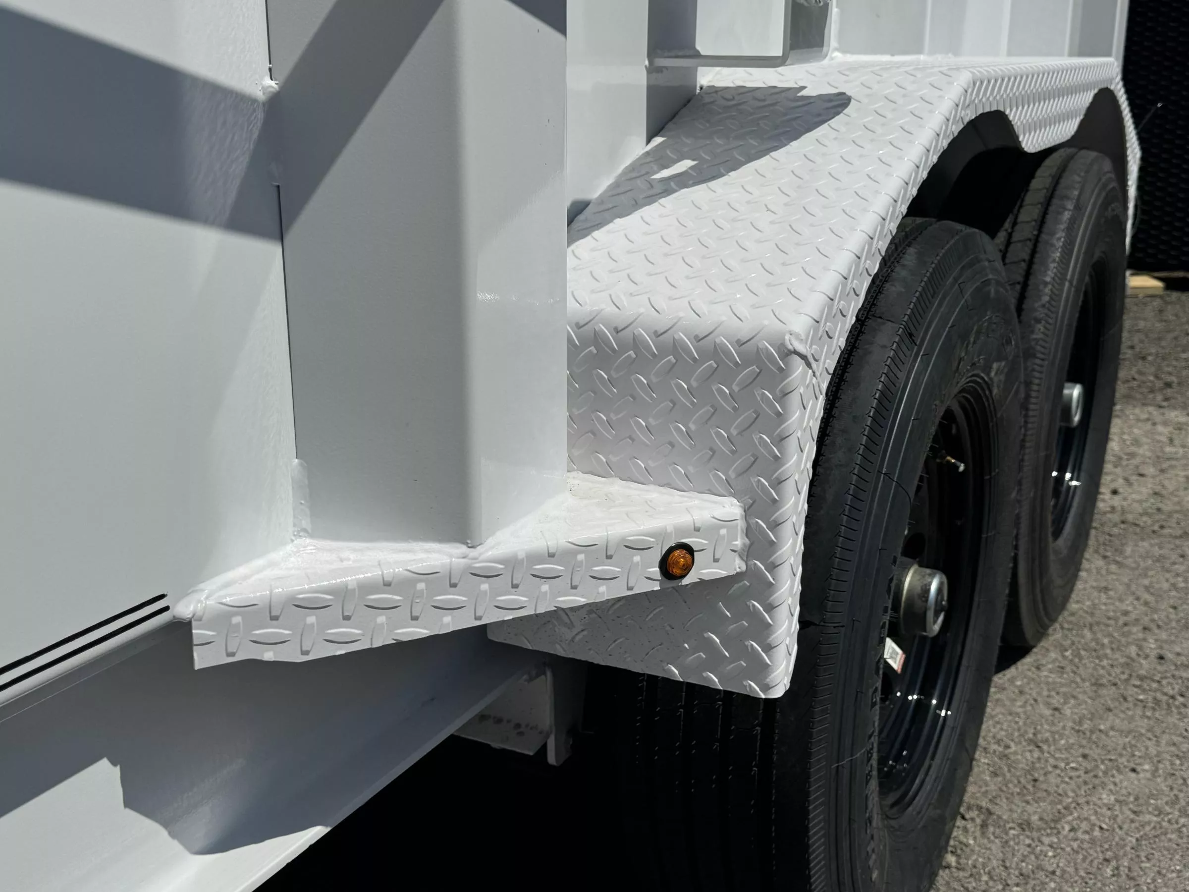 2025 Diamond C LPT 14' 32" Sides Pacesetter Edition - 14.9K Telescopic Dump Trailer MXIiR6d3ltjt