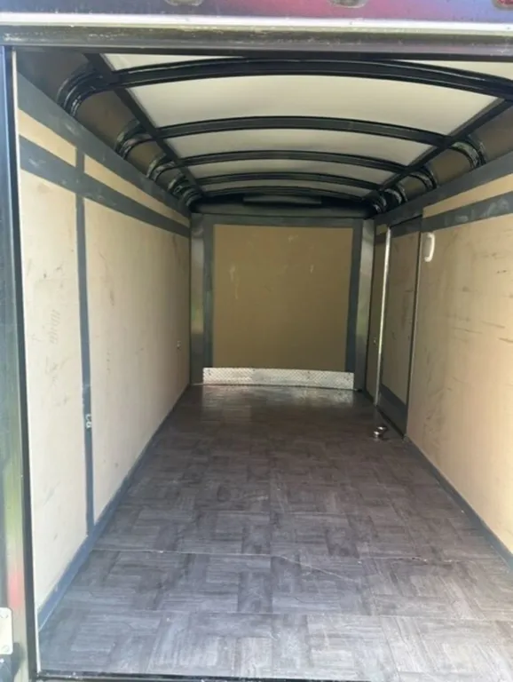 used Cargo (Enclosed) Trailers Interstate  for sale, in Chilliwack, BC Thumbnail 2