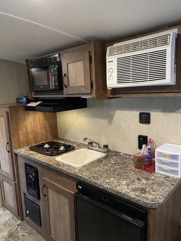 used Travel Trailers Starcraft RV Autumn Ridge for sale, in Gridley, CA Thumbnail 8