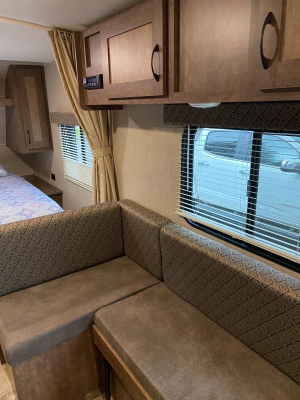 used Travel Trailers Starcraft RV Autumn Ridge for sale, in Gridley, CA Thumbnail 6