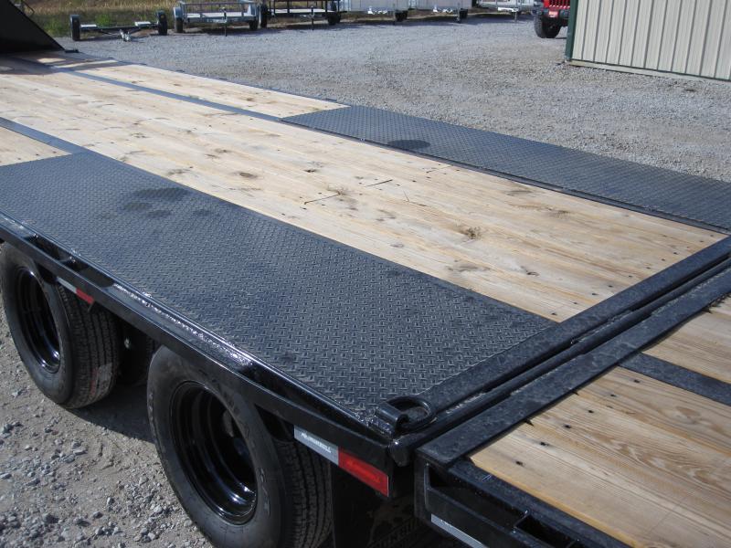 2022 Iron Bull 102x32 Hydraulic Dovetail Flatbed Trailer M&M Trailers