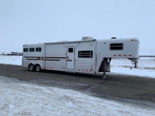 2005 4-Star Trailers 3H LQ Horse Trailer 2005 4-Star Trailers 3H LQ Horse Trailer