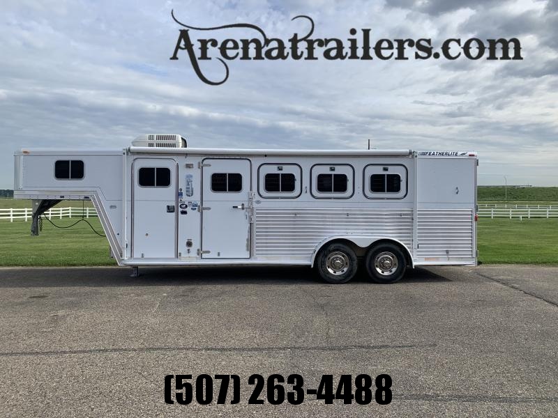 2001 Featherlite 6' Weekender Horse Trailer 2001 Featherlite 6' Weekender Horse Trailer