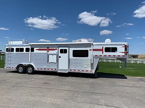 2007 Elite 3H LQ Horse Trailer 2007 Elite 3H LQ Horse Trailer