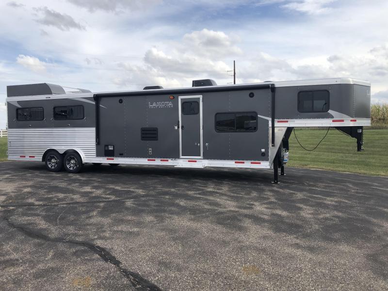 2022 Lakota 4H LQ Horse Trailer 2022 Lakota 4H LQ Horse Trailer