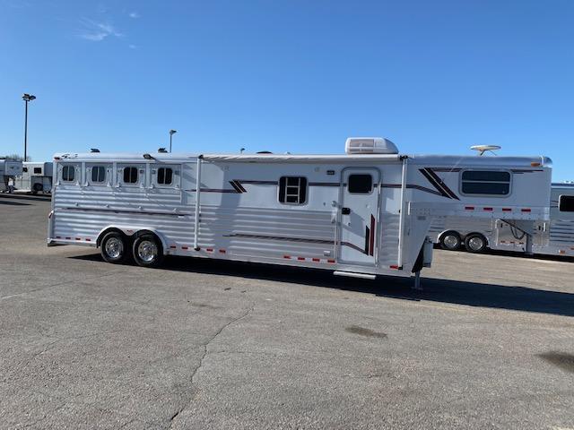 4-Star Trailers 2002 4H LQ Horse Trailer 4-Star Trailers 2002 4H LQ Horse Trailer