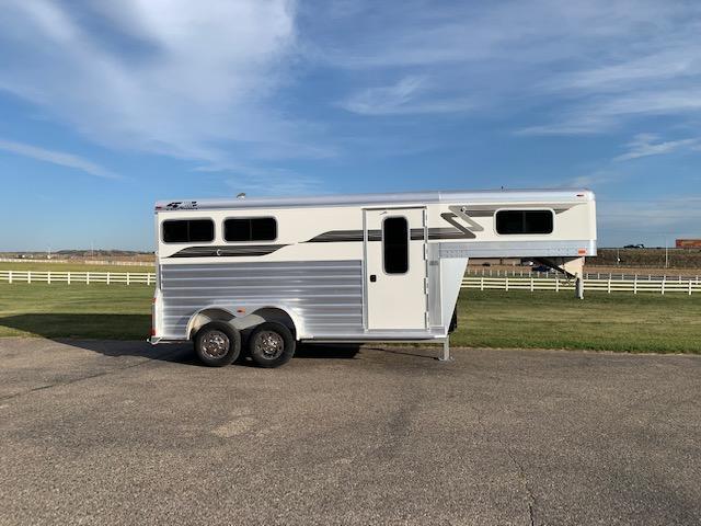 2012 4-Star Trailers 2 Horse Trailer 2012 4-Star Trailers 2 Horse Trailer