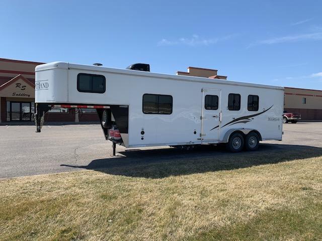 2016 Bison Trailers 3H LQ Horse Trailer 2016 Bison Trailers 3H LQ Horse Trailer